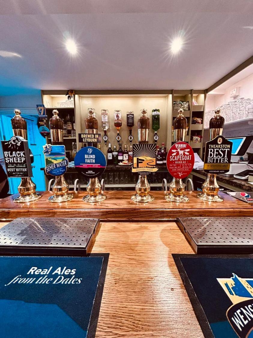 Redmire Village Pub Ngoại thất bức ảnh